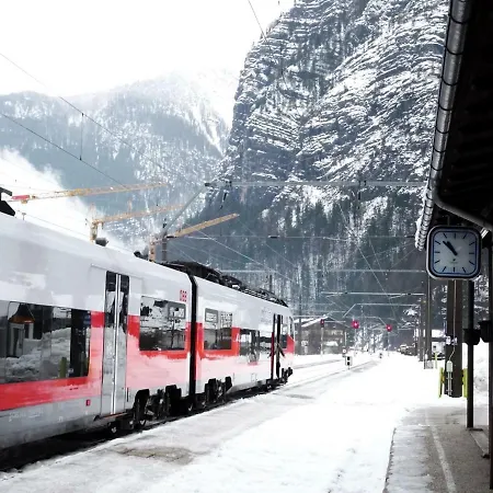 Lilly Nocleg ze śniadaniem 4*